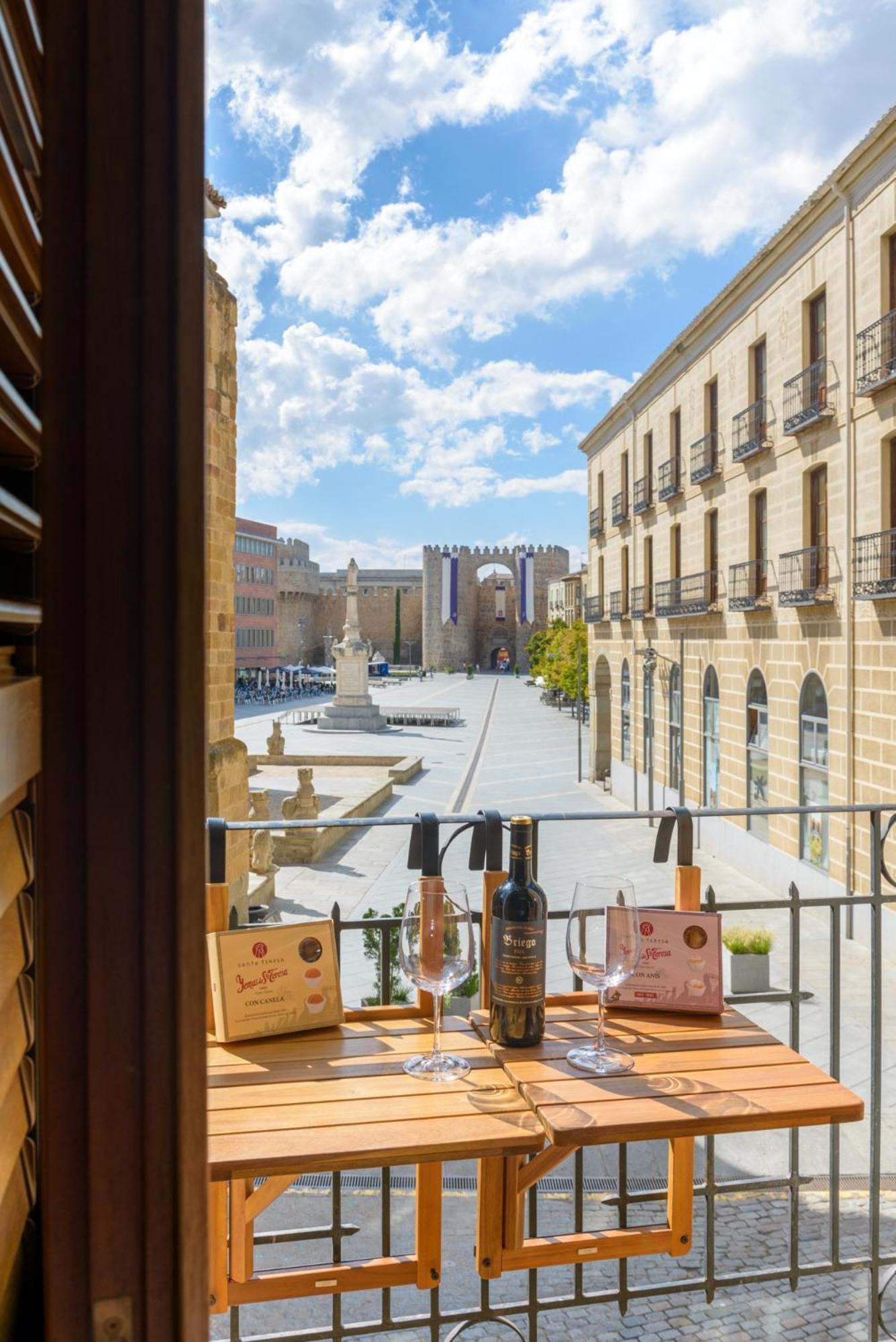 Balcony View To Avila'S Alcazar Exterior photo